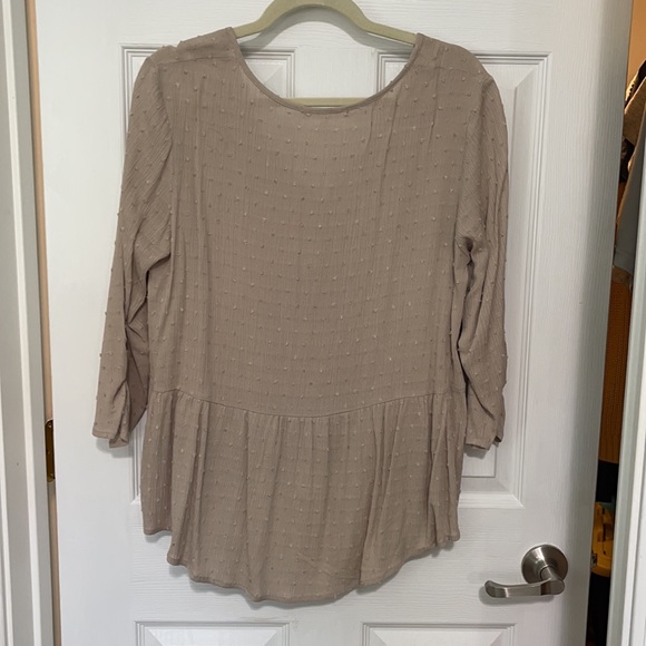 Light brown/ tan blouse - Picture 2 of 3